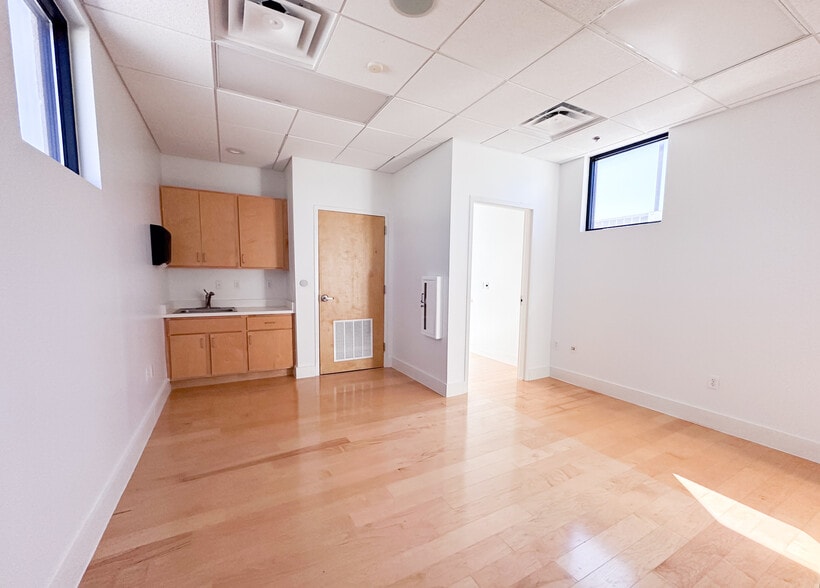 6547 Star Ct, Laredo, TX for lease - Interior Photo - Image 3 of 5