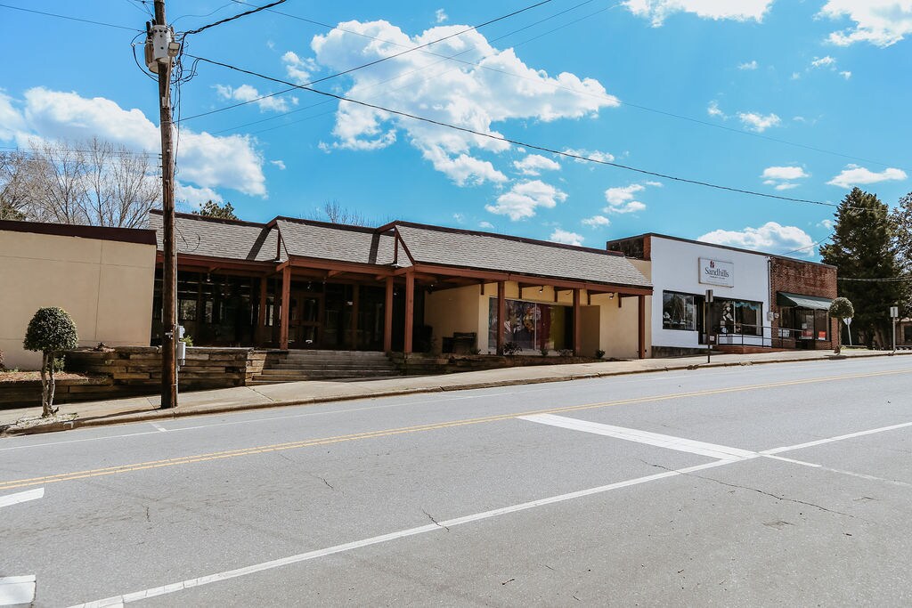 120 N Middleton St, Robbins, NC for sale Primary Photo- Image 1 of 1