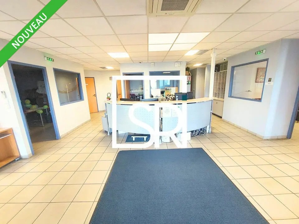 Vente Bureaux 276 m² - Photo 1