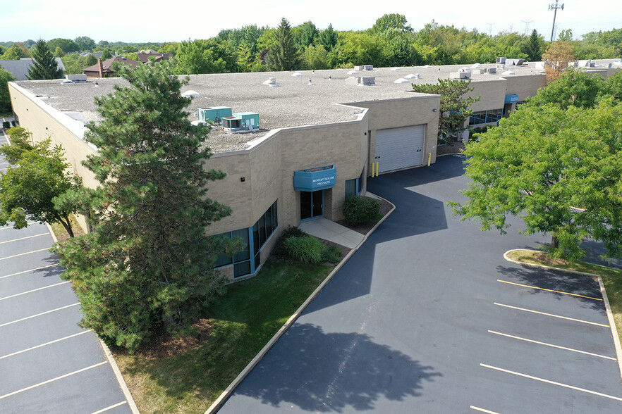 1001-1015 Commerce Ct, Buffalo Grove, IL for lease - Building Photo - Image 2 of 7