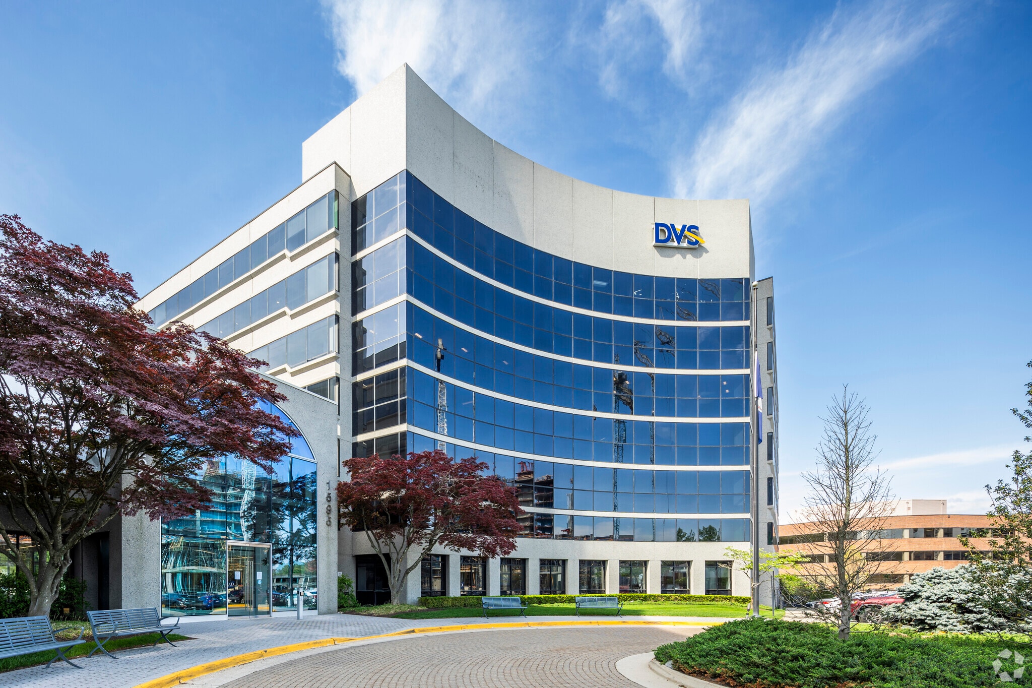 1595 Spring Hill Rd, Vienna, VA for lease Building Photo- Image 1 of 2