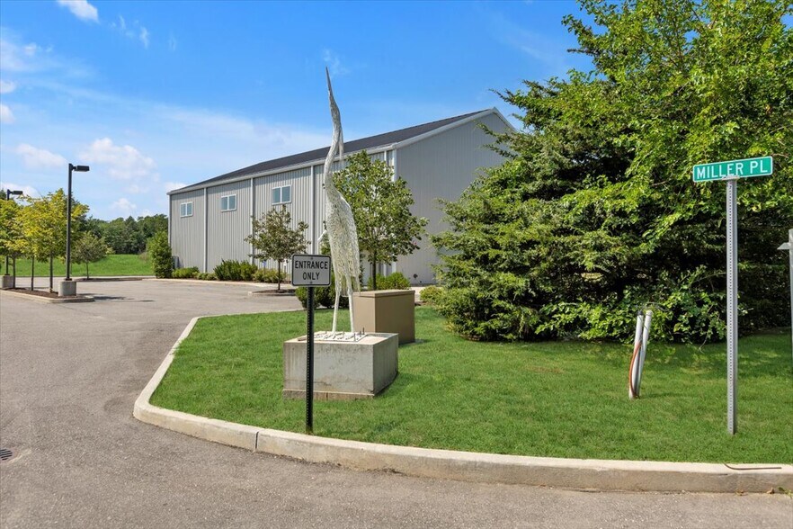 104 Miller, Cutchogue, NY for sale - Primary Photo - Image 1 of 1