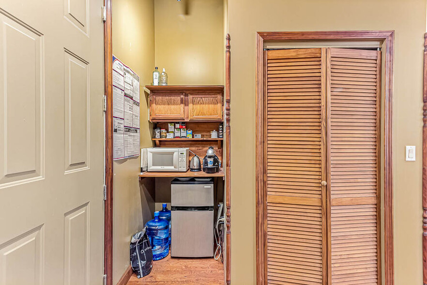 824 W Superior St, Chicago, IL for sale - Interior Photo - Image 3 of 29