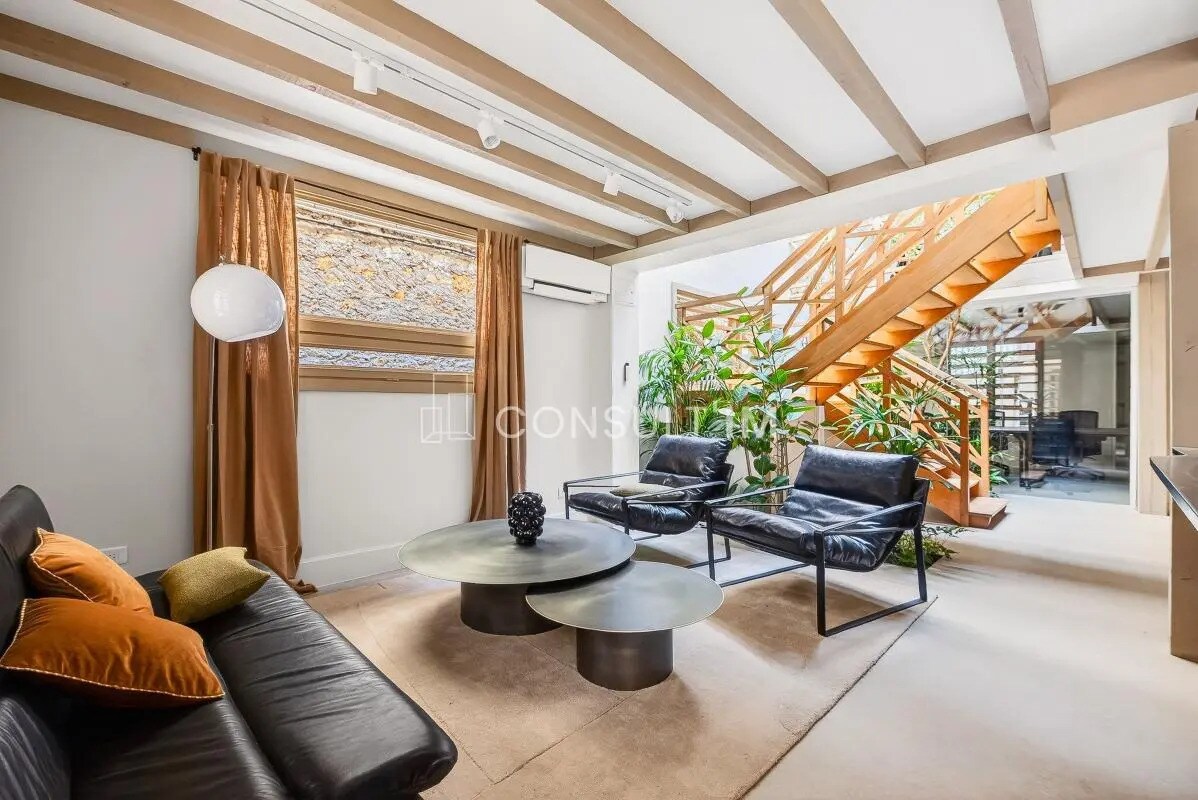 Office in Paris for sale Building Photo- Image 1 of 8