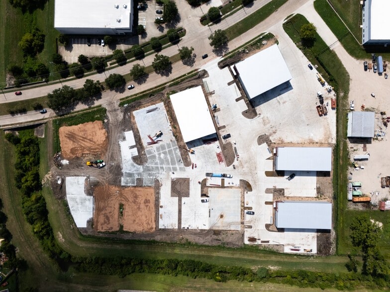 13620 S Gessner Rd, Missouri City, TX for lease - Building Photo - Image 1 of 25