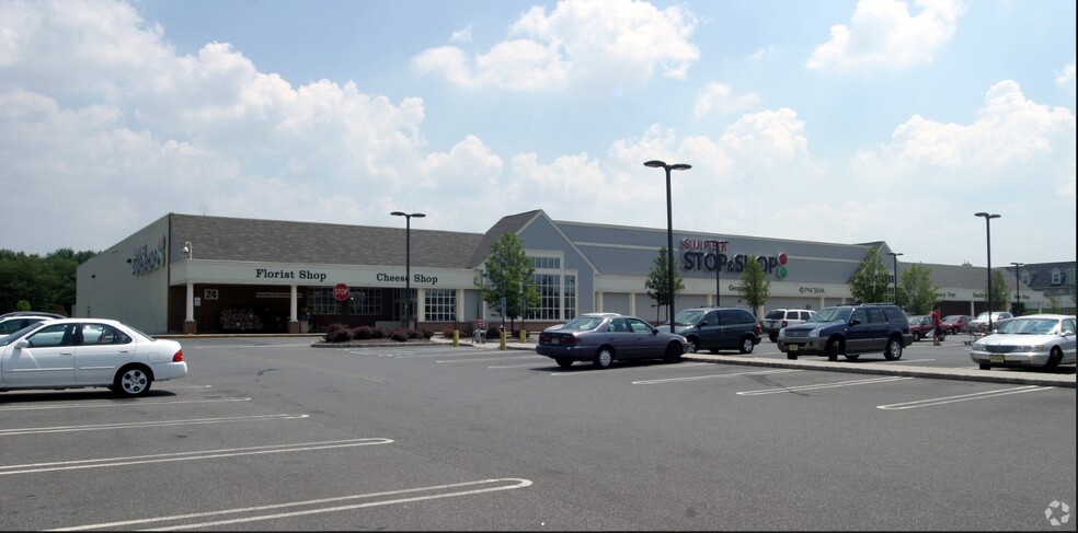 24 Summerfield Blvd, Dayton, NJ for lease - Building Photo - Image 2 of 7