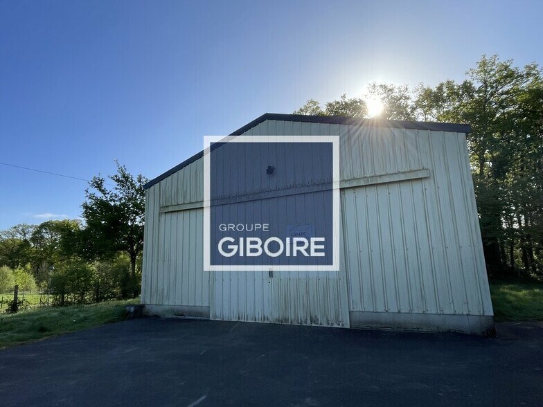 Industrial in Guichen for lease - Building Photo - Image 2 of 8