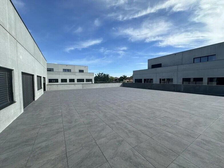 1306 Chemin Du Champ De Lière, Rillieux-la-Pape for sale - Building Photo - Image 3 of 7