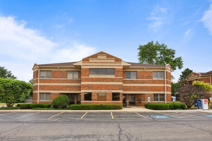 1N131 County Farm Rd, Winfield, IL 60190