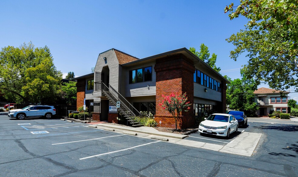 1945 Shasta St, Redding, CA for lease - Building Photo - Image 1 of 11