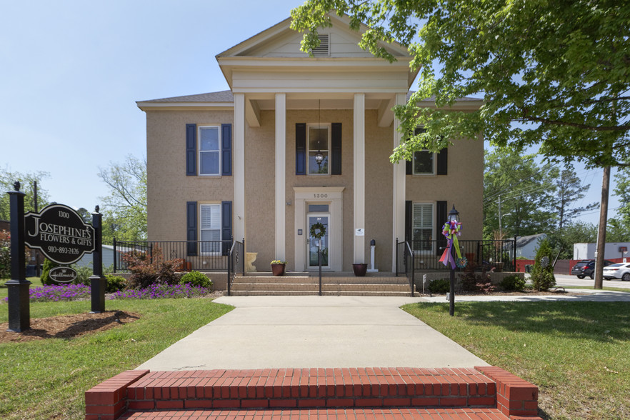 1300 S Main St, Lillington, NC for sale - Primary Photo - Image 1 of 1