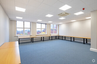 Hanover Walk, Leeds for lease Interior Photo- Image 2 of 4