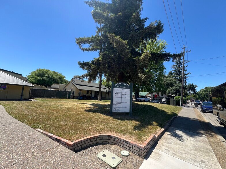 1110 Gum Ave, Woodland, CA for lease - Building Photo - Image 1 of 3