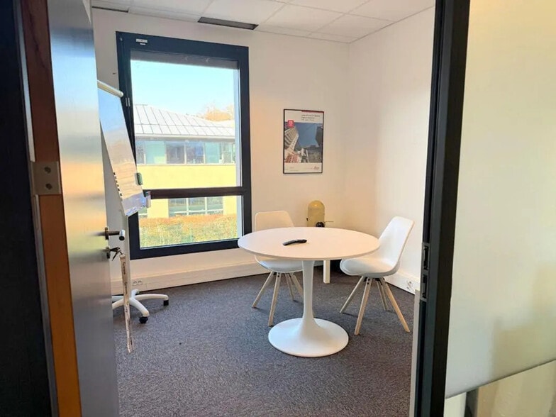 Office in FOURQUEUX for lease - Building Photo - Image 3 of 7