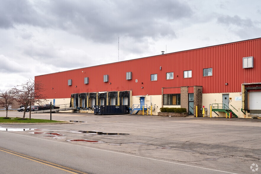 80 Commerce Dr, Rochester, NY for lease - Building Photo - Image 2 of 14