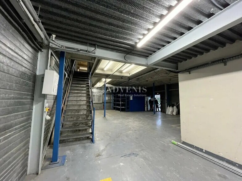 Flex in Buc for lease - Interior Photo - Image 3 of 7