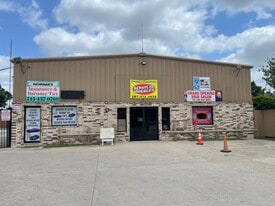 461 W Gulf Bank Rd, Houston TX - Retail Space