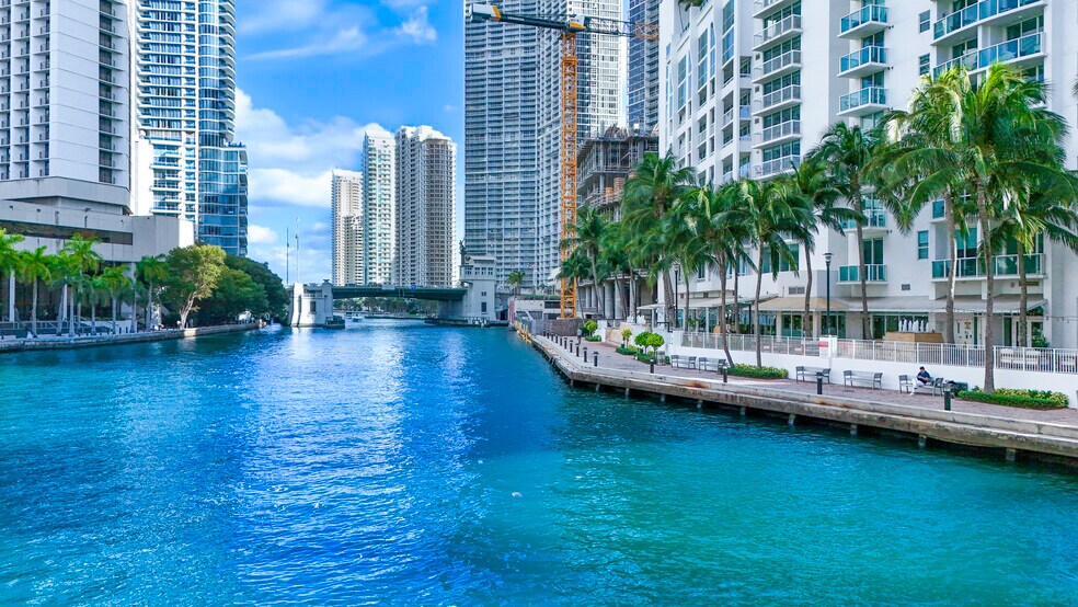 31-41 SE 5th St, Miami, FL for sale - Building Photo - Image 1 of 1