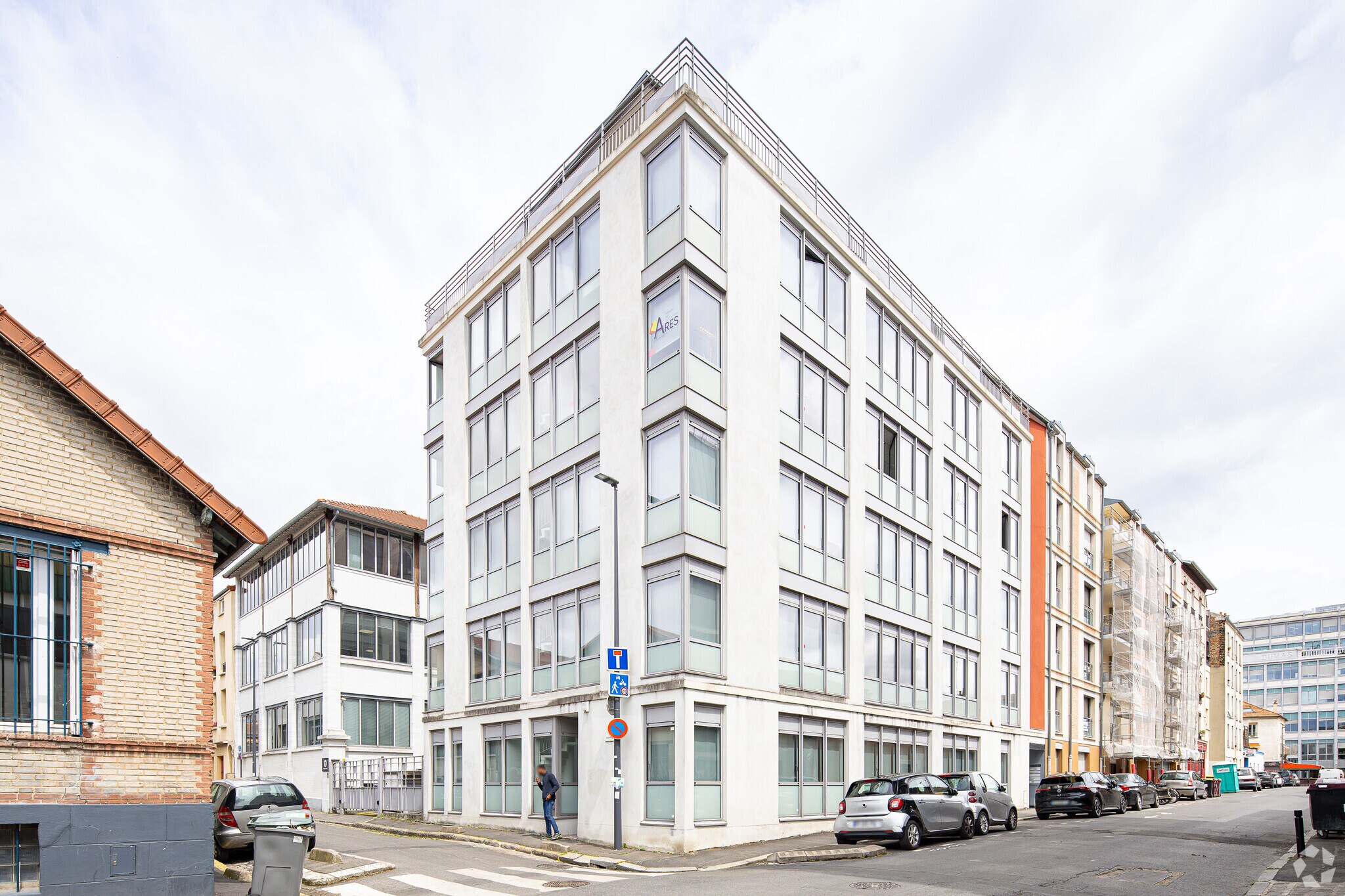 Office in Montreuil for lease Primary Photo- Image 1 of 3