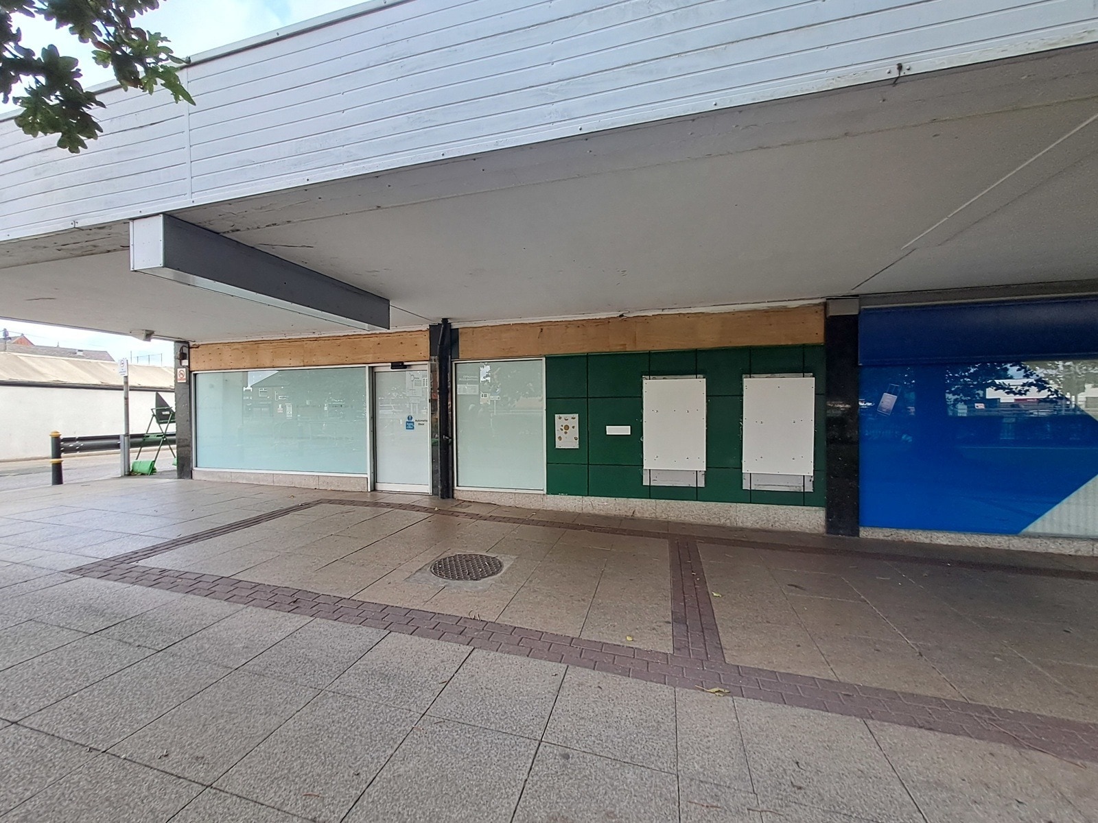 Crossgates, Leeds for lease Building Photo- Image 1 of 4