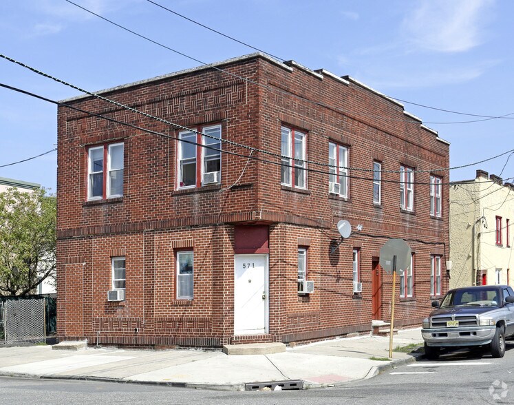 571 Jackson Ave, Elizabeth, NJ for sale - Primary Photo - Image 1 of 1
