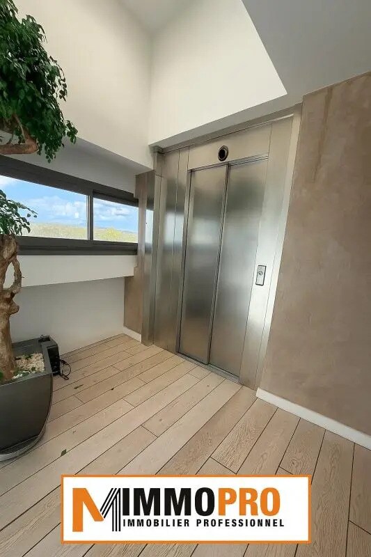 Location Bureaux 530 m² - Photo 1
