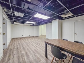 1913 Farnam St, Omaha, NE for lease Interior Photo- Image 1 of 12