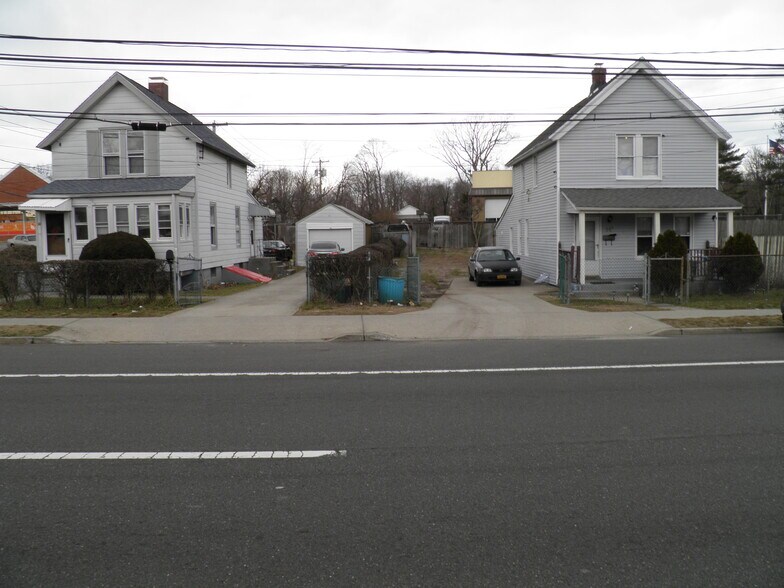 64 E Suffolk Ave, Central Islip, NY for sale - Primary Photo - Image 1 of 1
