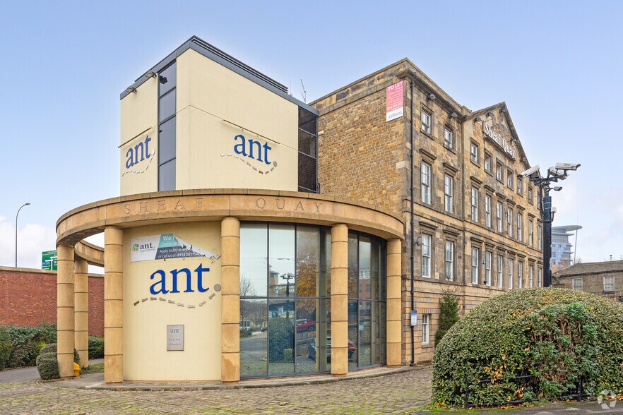 North Quay Dr, Sheffield for lease - Primary Photo - Image 3 of 4