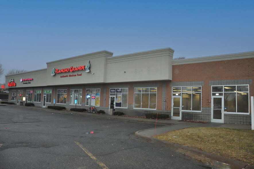 609-621 Locust St, Monticello, MN for lease - Building Photo - Image 1 of 13