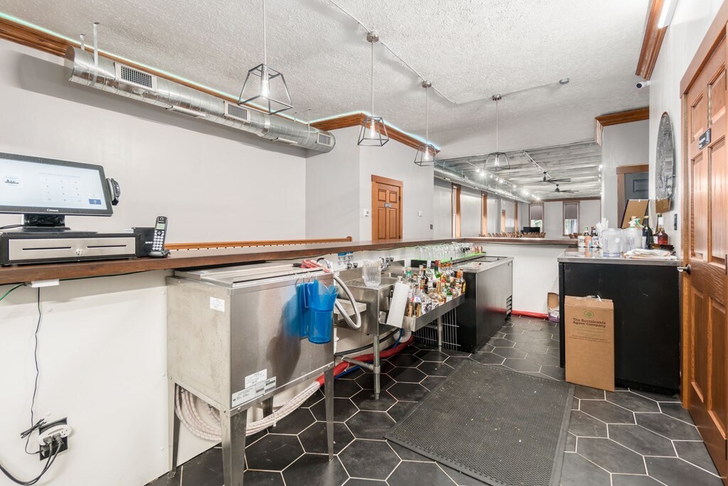 153 W Main St, Loudonville, OH 44842 Black Fork Bistro