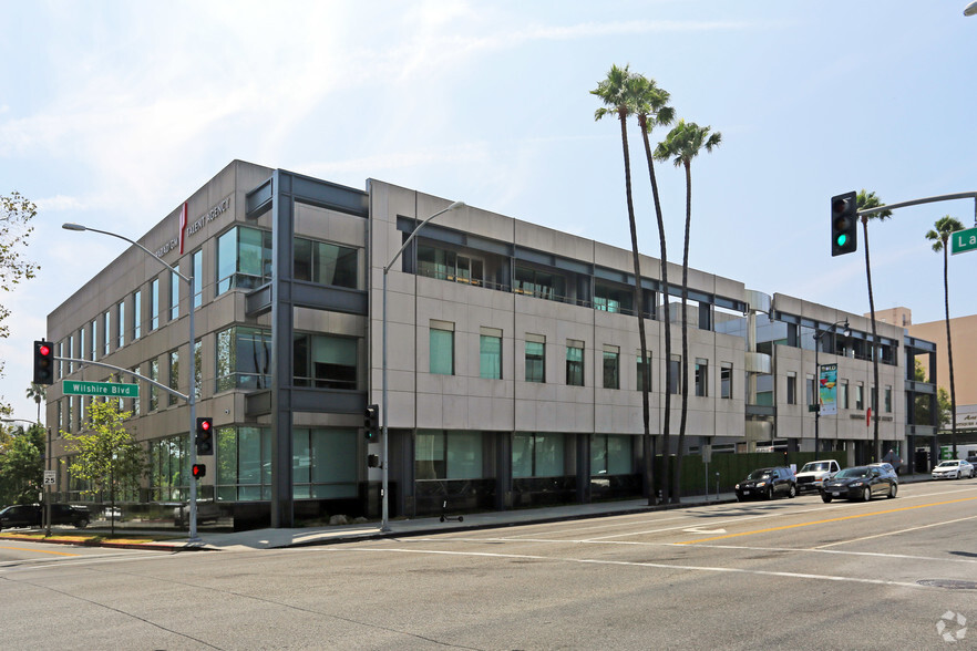 8942 Wilshire Blvd, Beverly Hills, CA for lease - Primary Photo - Image 1 of 13