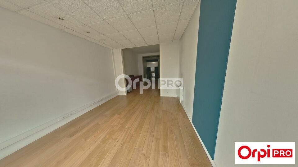 Retail in Lambersart for lease - Interior Photo - Image 1 of 3