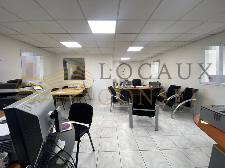 Flex in Argenteuil for lease - Building Photo - Image 2 of 7