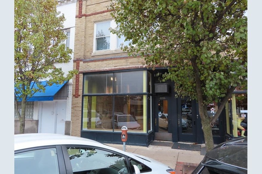 1016 Davis St, Evanston, IL for lease - Building Photo - Image 1 of 12