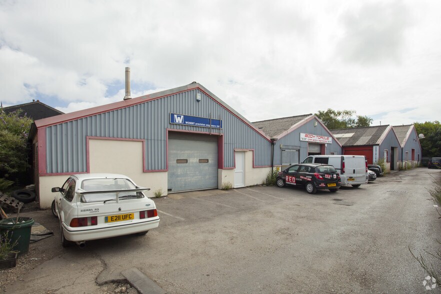 Thrush Rd, Poole for sale - Primary Photo - Image 1 of 1