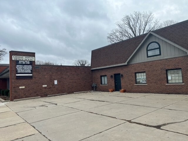 19650 Harper Ave, Grosse Pointe Woods, MI for sale - Building Photo - Image 1 of 1