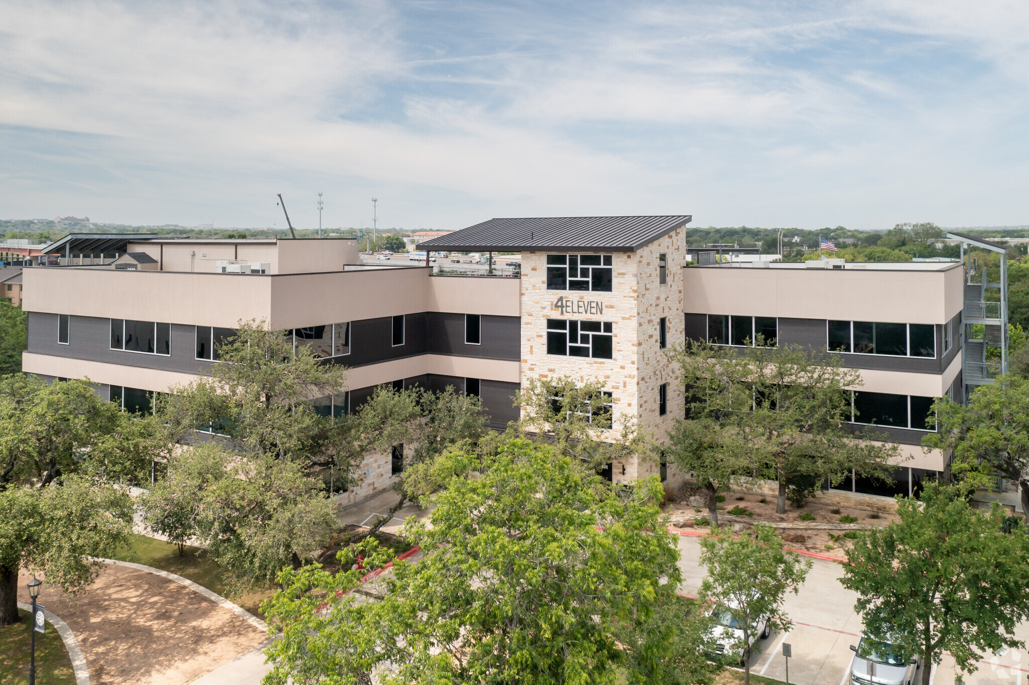 411 W Main St, Round Rock, TX for lease Building Photo- Image 1 of 7