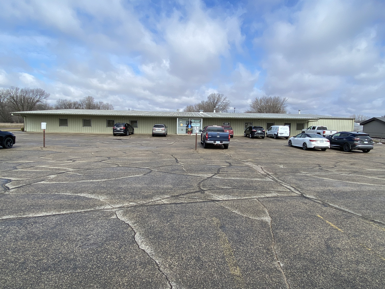 210 20th South St, New Ulm, MN for lease - Building Photo - Image 3 of 14