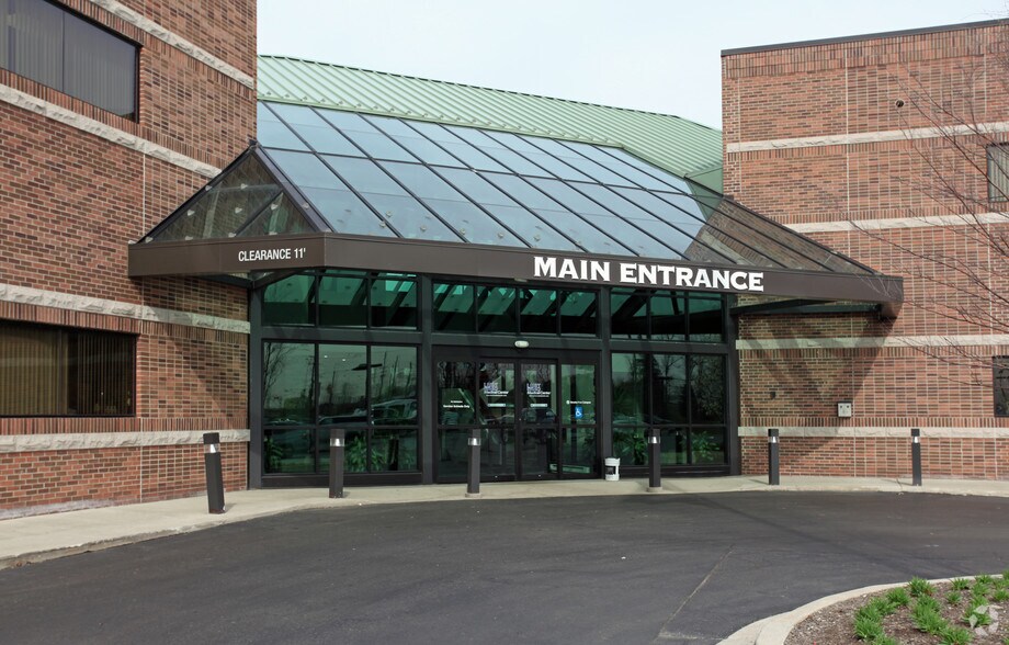 2300 Haggerty Rd, West Bloomfield, MI 48323 Lakes Professional Bldg