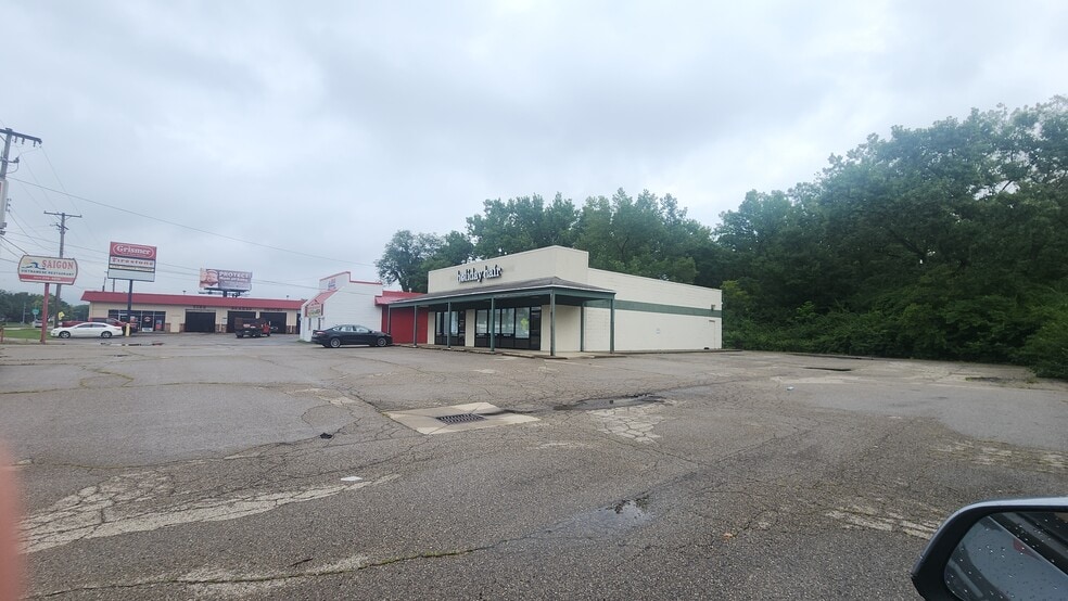 1730 Woodman Dr, Dayton, OH for lease - Building Photo - Image 1 of 10