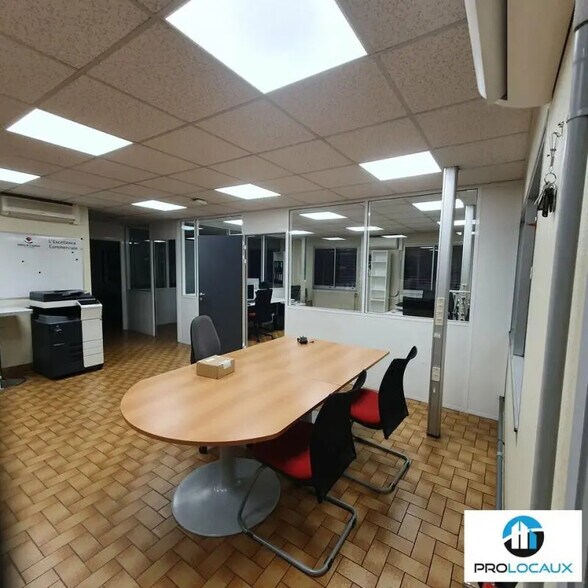Flex in Gières for lease - Interior Photo - Image 3 of 5