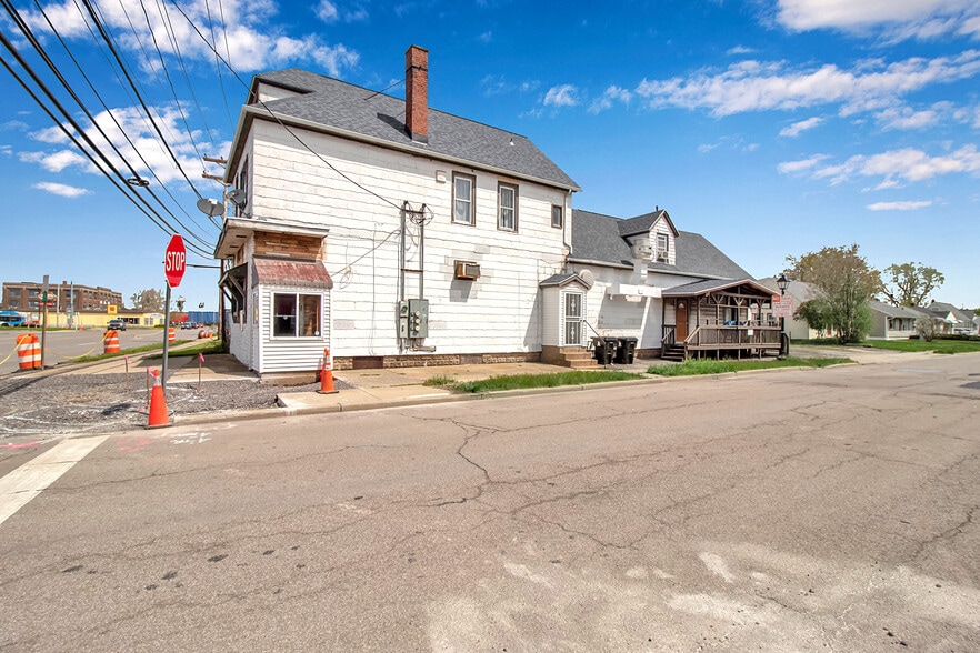 837 Military Rd, Kenmore, NY 14217 Mike's Sports Bar & Grill