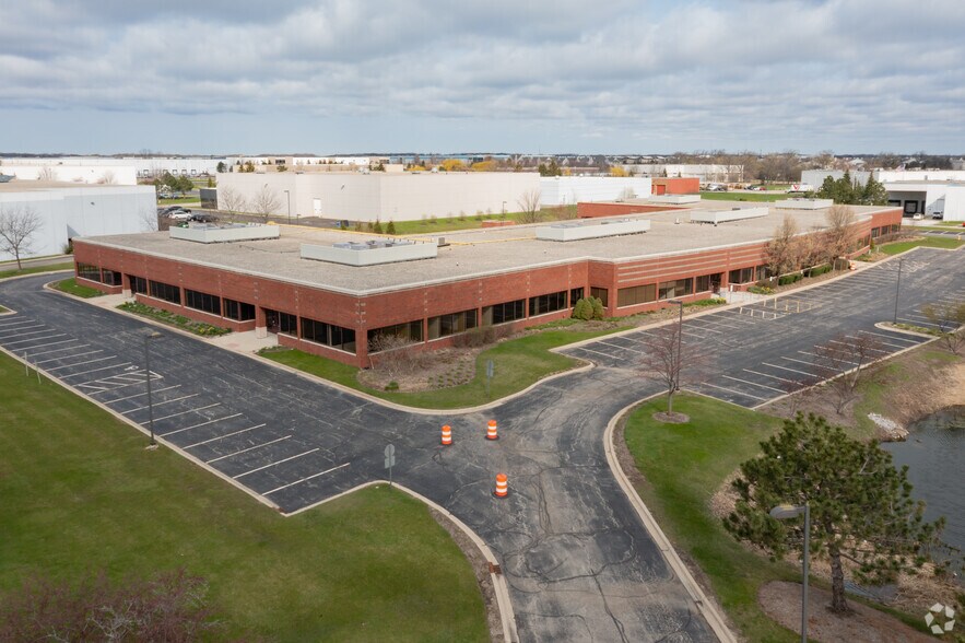 1580-1598 S Lakeside Dr & Bur Wood Dr, Waukegan, IL for lease - Building Photo - Image 3 of 4