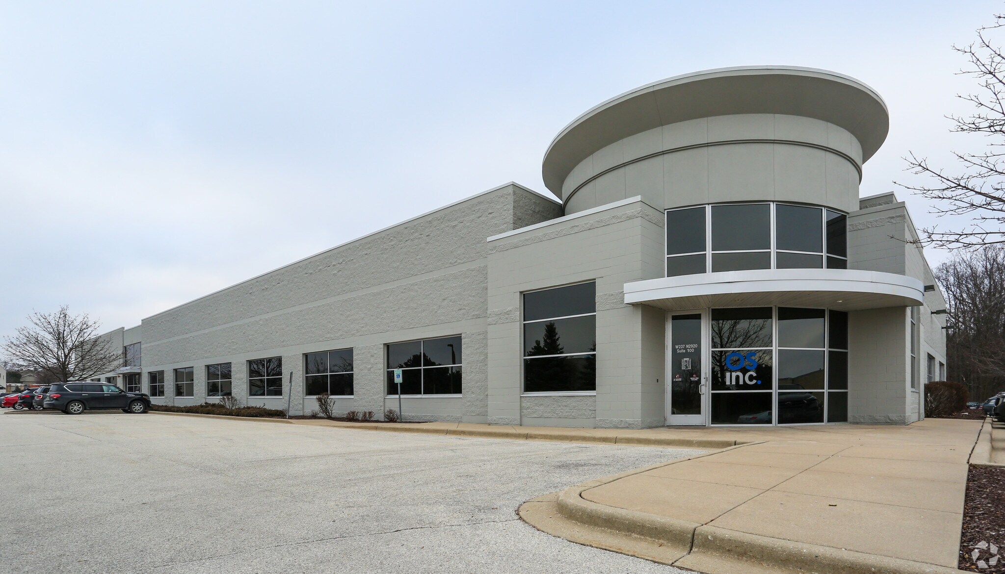 W237N2920 Woodgate Rd, Pewaukee, WI for sale Primary Photo- Image 1 of 1