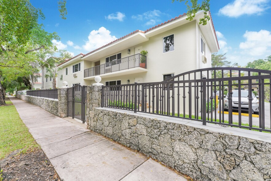 35 Antilla Ave, Coral Gables, FL for sale - Building Photo - Image 2 of 22