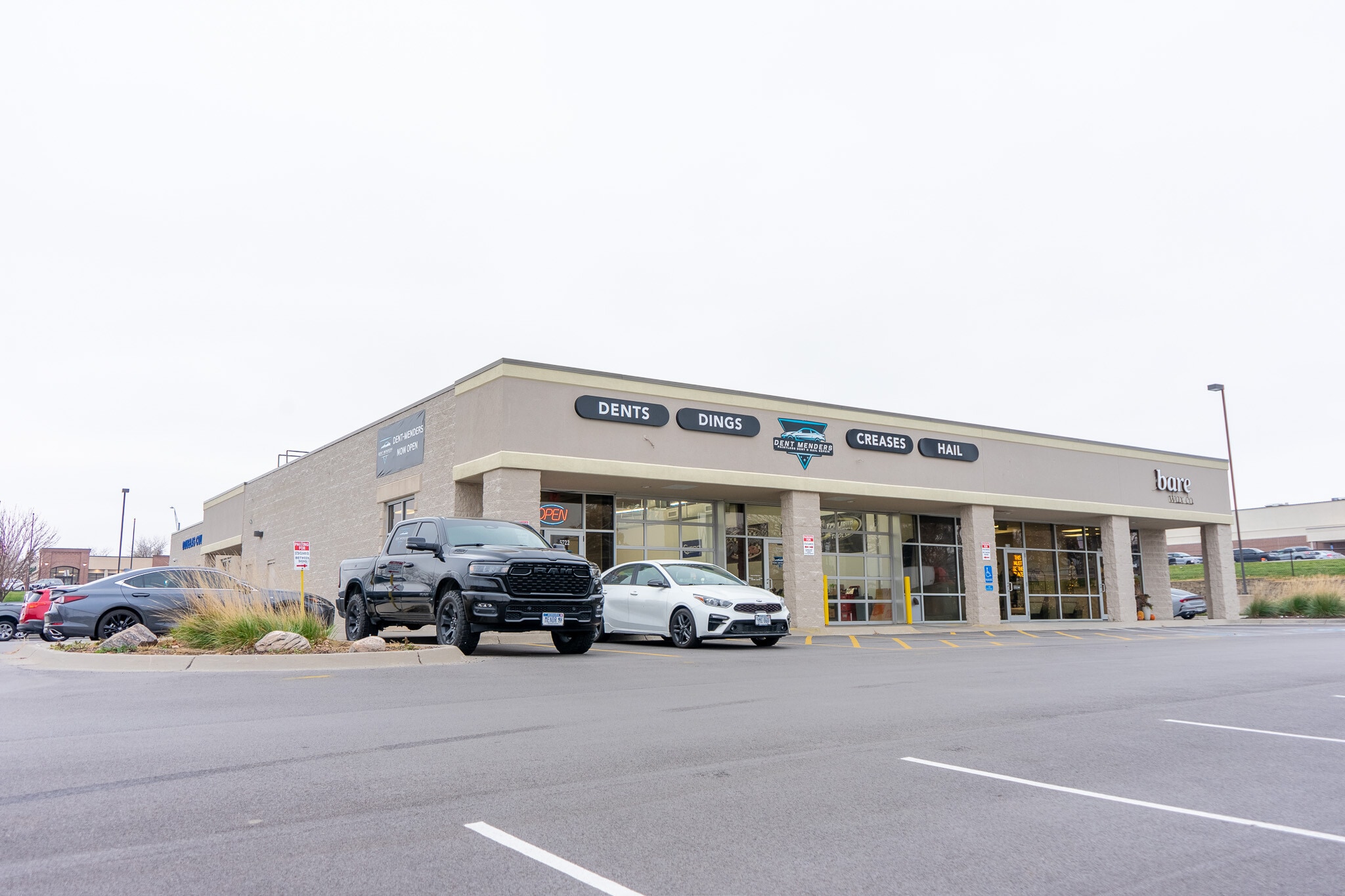 5730 S 144th St, Omaha, NE for lease Interior Photo- Image 1 of 10