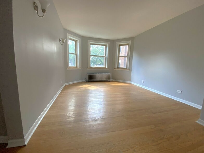 2135 E 80th St, Chicago, IL for sale - Building Photo - Image 3 of 5