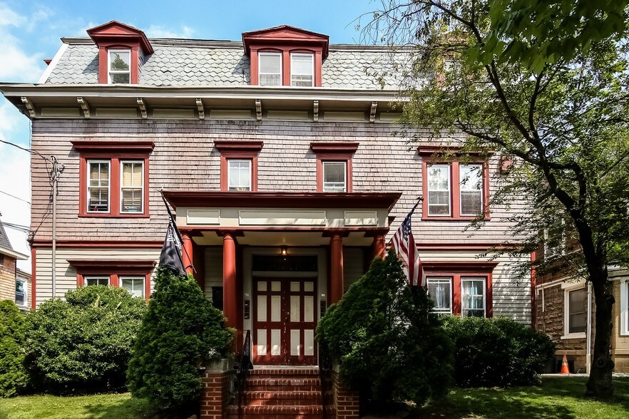 17-19 Saint Marks Pl, Staten Island, NY for sale - Building Photo - Image 1 of 1