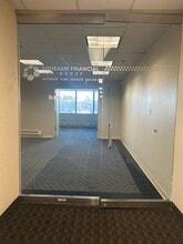 6200 N Hiawatha Ave, Chicago, IL for lease Building Photo- Image 2 of 7